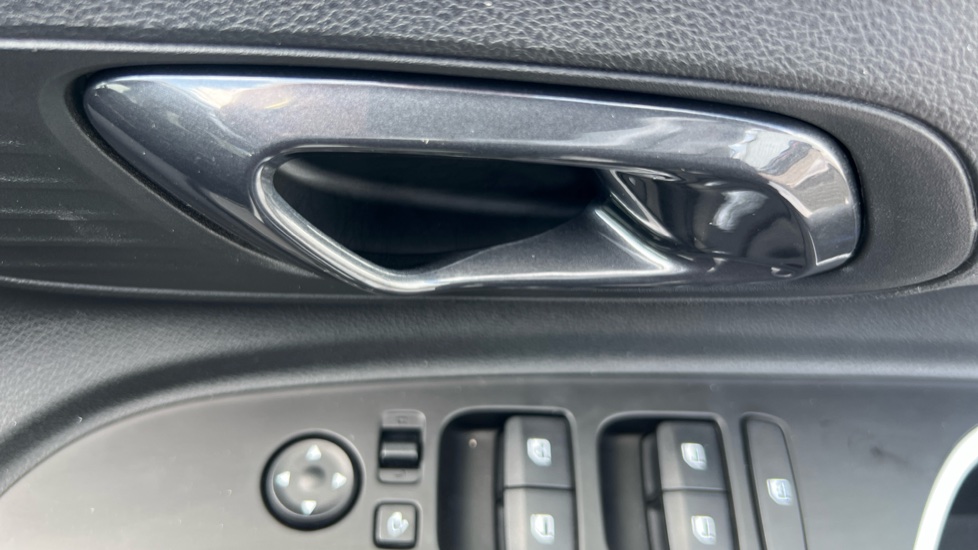 Hyundai BAYON 1.0 TGDi 48V MHEV Premium 5dr DCT Petrol Hatchback - Image 37