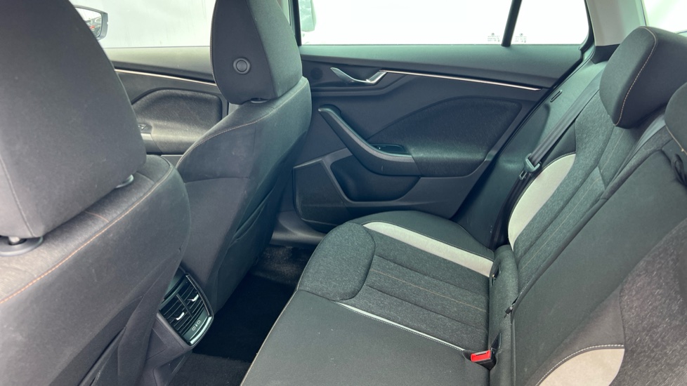 Skoda Kamiq 1.0 TSI SE L 5dr DSG Petrol Hatchback - Image 16