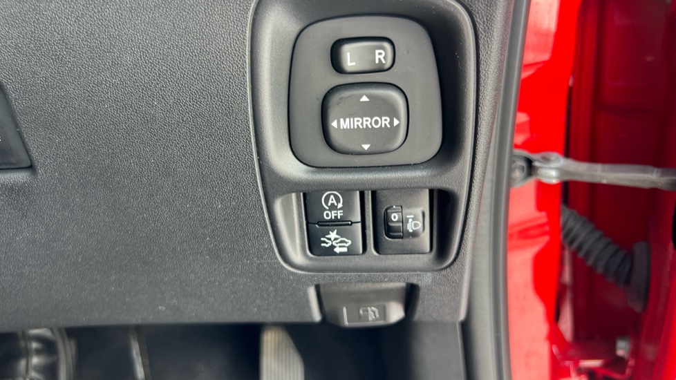 Toyota Aygo 1.0 VVT-i X-Trend TSS 5dr Petrol Hatchback - Image 34