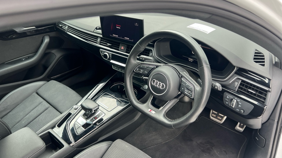 Audi A4 35 TFSI Black Edition 5dr S Tronic Petrol Estate - Image 11