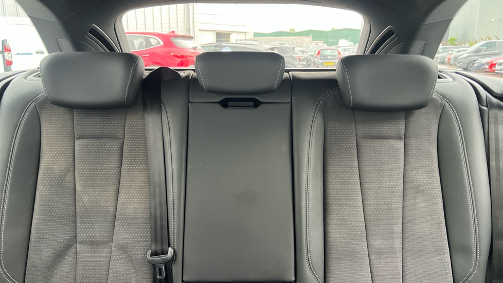 Audi A4 35 TFSI Black Edition 5dr S Tronic Petrol Estate - Image 15