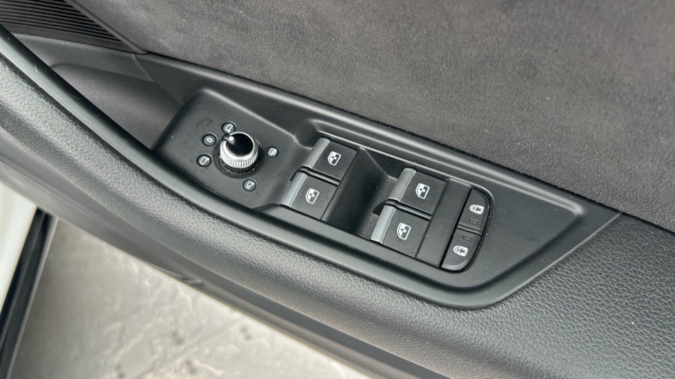 Audi A4 35 TFSI Black Edition 5dr S Tronic Petrol Estate - Image 43
