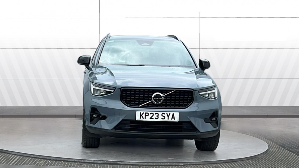 Volvo XC40 2.0 B4P Plus Dark 5dr AWD Auto Petrol Estate - Image 3