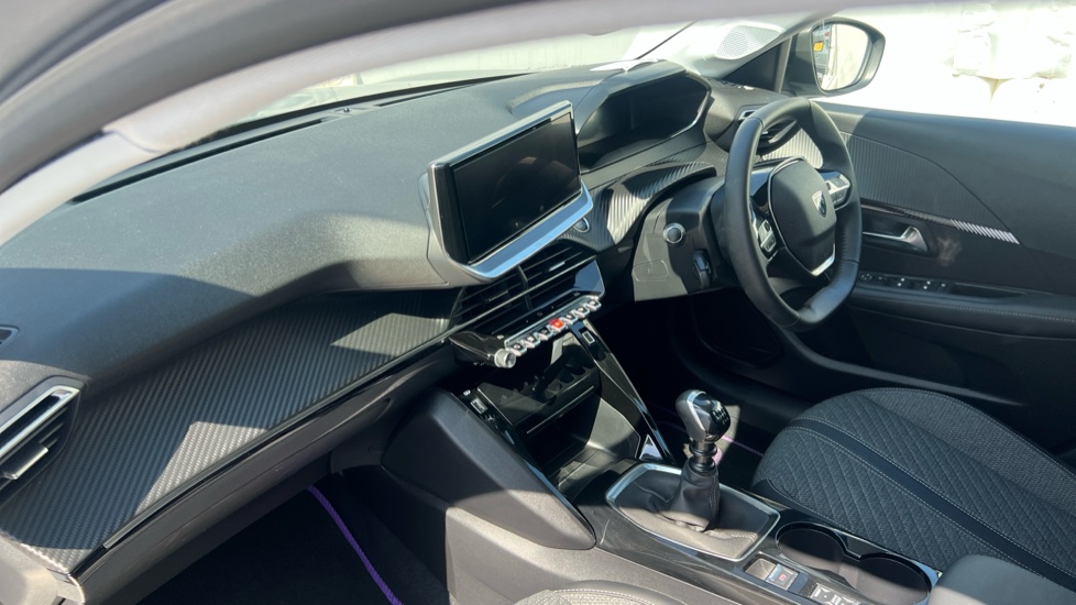 Peugeot 208 1.2 PureTech 100 Allure 5dr Petrol Hatchback - Image 9