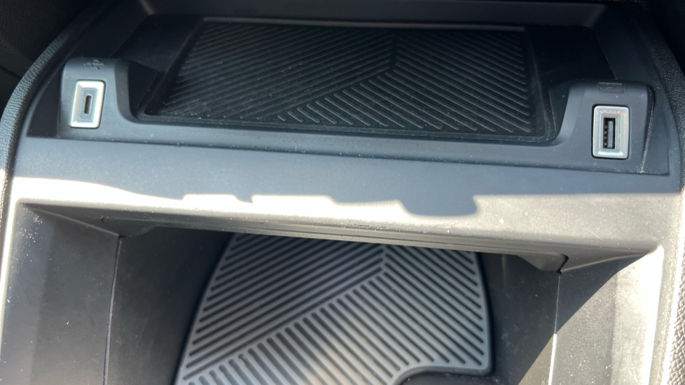 Citroen C4 1.2 PureTech [130] Max 5dr Auto Petrol Hatchback - Image 30