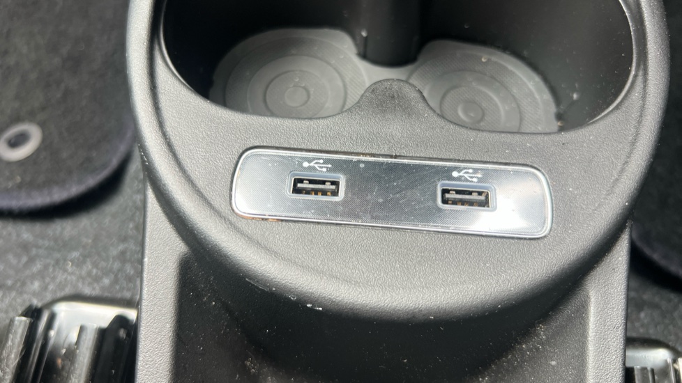 Fiat 500 1.0 Mild Hybrid 3dr Petrol Hatchback - Image 28
