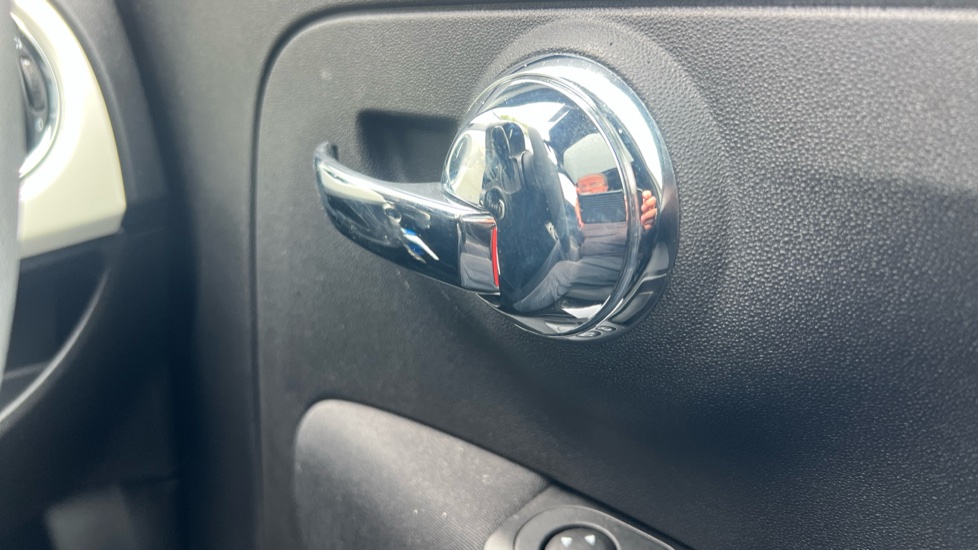 Fiat 500 1.0 Mild Hybrid 3dr Petrol Hatchback - Image 35