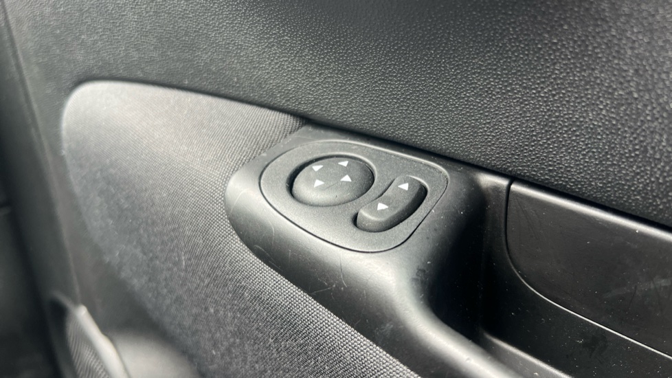 Fiat 500 1.0 Mild Hybrid 3dr Petrol Hatchback - Image 36