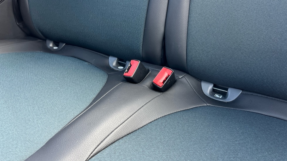 Fiat 500 1.0 Mild Hybrid Launch Edition 3dr Petrol Hatchback - Image 17