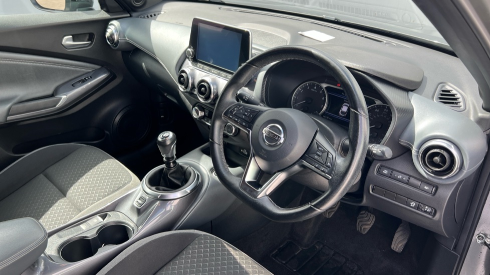Nissan Juke 1.0 DiG-T 114 N-Connecta 5dr Petrol Hatchback - Image 11