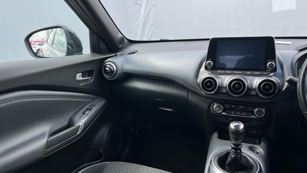 Nissan Juke 1.0 DiG-T 114 N-Connecta 5dr Petrol Hatchback - Image 14