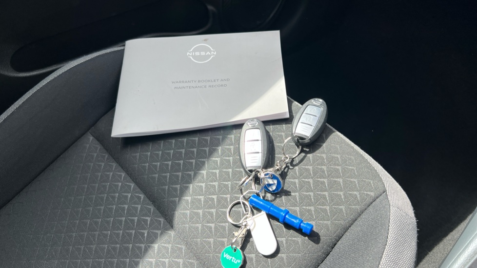 Nissan Juke 1.0 DiG-T 114 N-Connecta 5dr Petrol Hatchback - Image 19