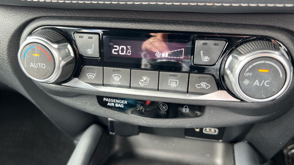 Nissan Juke 1.0 DiG-T 114 N-Connecta 5dr Petrol Hatchback - Image 27