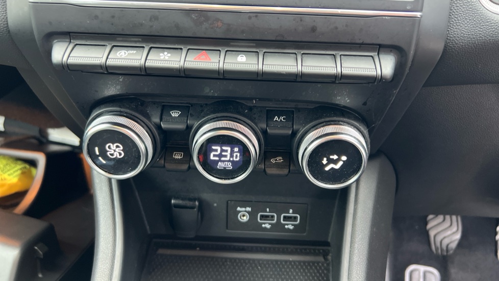 Renault Captur 1.0 TCE 90 SE Edition 5dr Petrol Hatchback - Image 21
