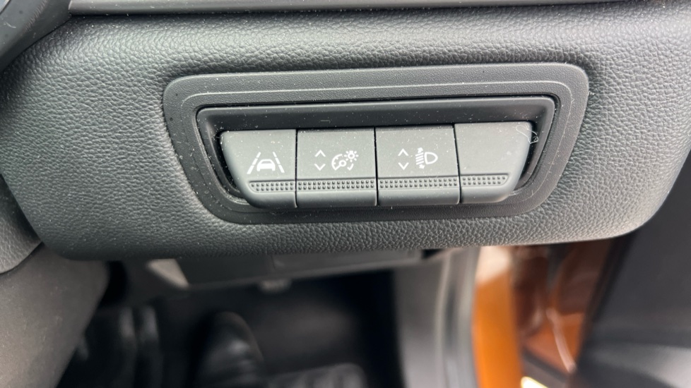 Renault Captur 1.0 TCE 90 SE Edition 5dr Petrol Hatchback - Image 28