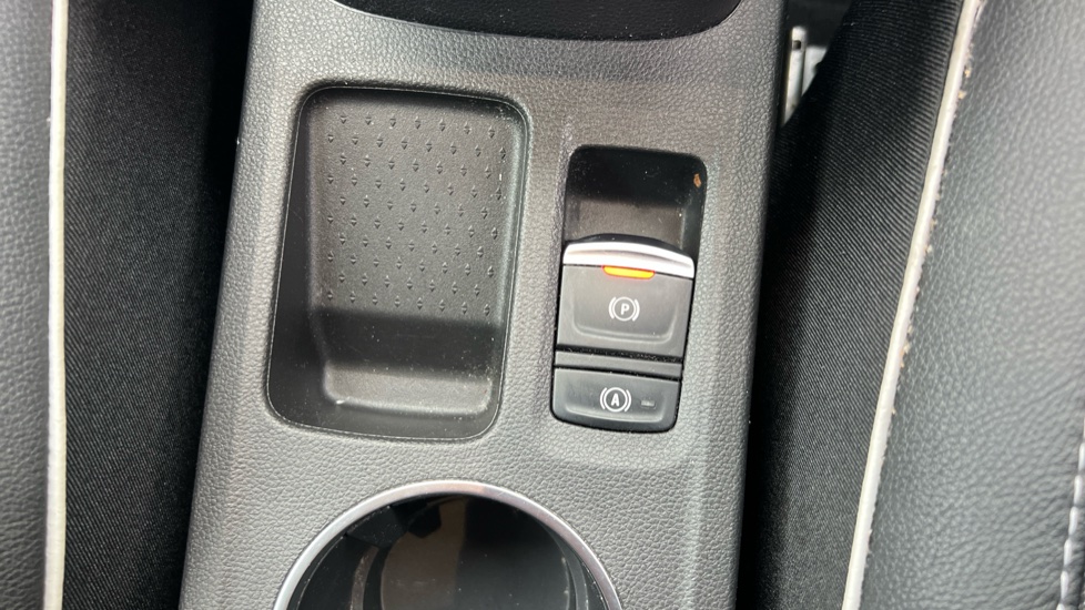 Renault Captur 1.0 TCE 90 SE Edition 5dr Petrol Hatchback - Image 29