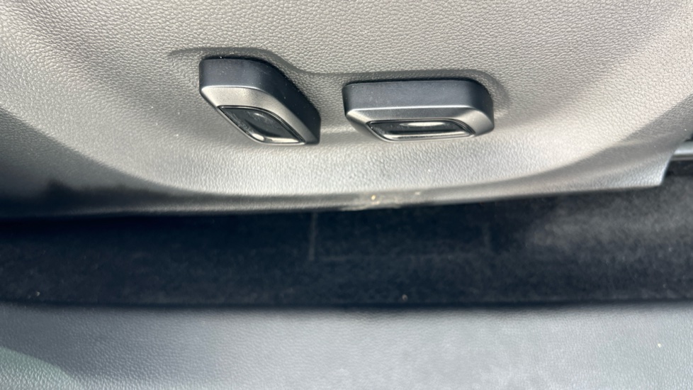 MG ZS 130kW Trophy EV 51kWh 5dr Auto Electric Hatchback - Image 42