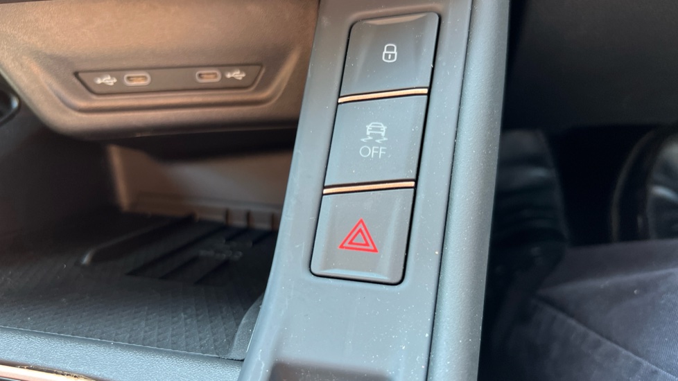 CUPRA Terramar 1.5 eTSI 150 V2 5dr DSG Petrol Hatchback - Image 31