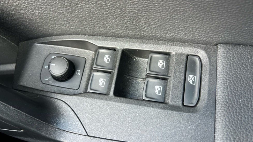 SEAT Arona 1.0 TSI 110 FR Sport 5dr Petrol Hatchback - Image 22