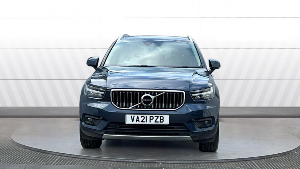 Volvo XC40 2.0 B4P Inscription 5dr AWD Auto Petrol Estate - Image 3