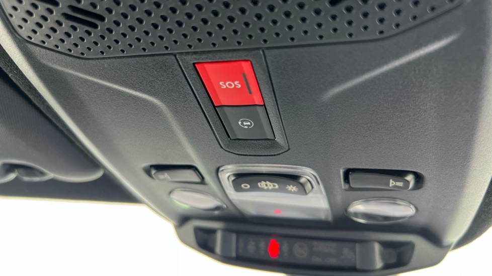 Vauxhall Mokka 100kW Ultimate 50kWh 5dr Auto Electric Hatchback - Image 33