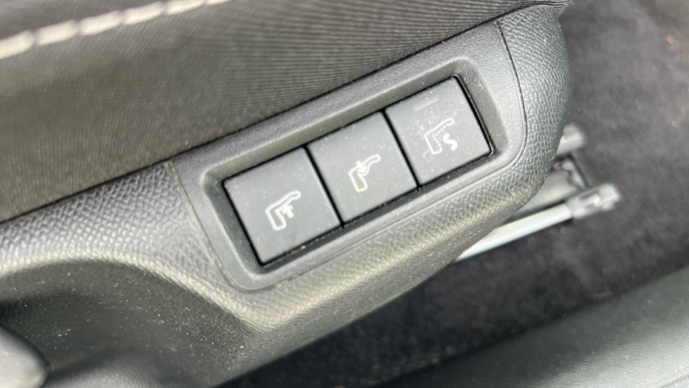 Vauxhall Mokka 100kW Ultimate 50kWh 5dr Auto Electric Hatchback - Image 42