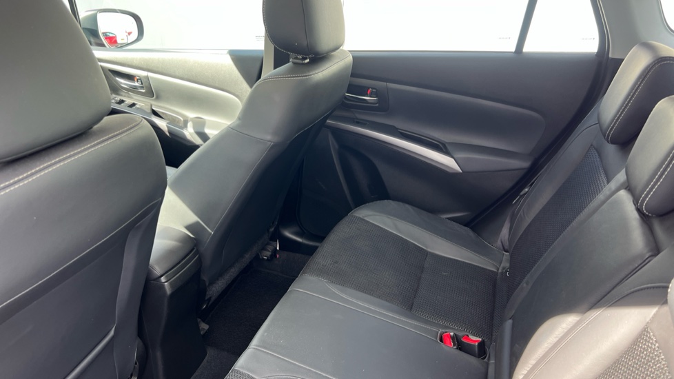 Suzuki S-Cross 1.4 Boosterjet 48V Hybrid Ultra ALLGRIP 5dr Petrol Hatchback - Image 16