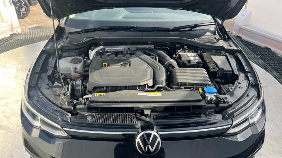 Volkswagen Golf 1.5 TSI Life 5dr Petrol Hatchback - Image 8
