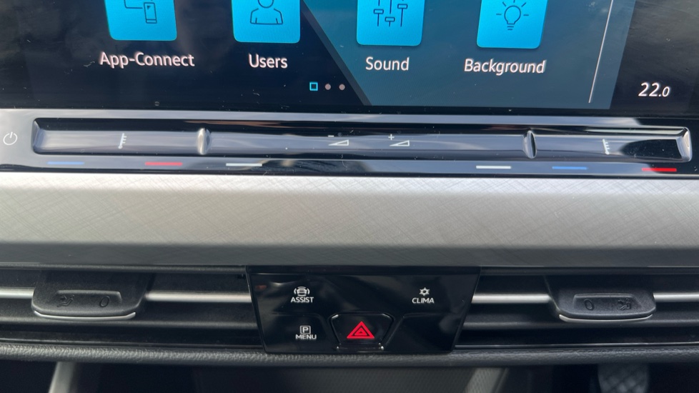 Volkswagen Golf 1.5 TSI Life 5dr Petrol Hatchback - Image 28