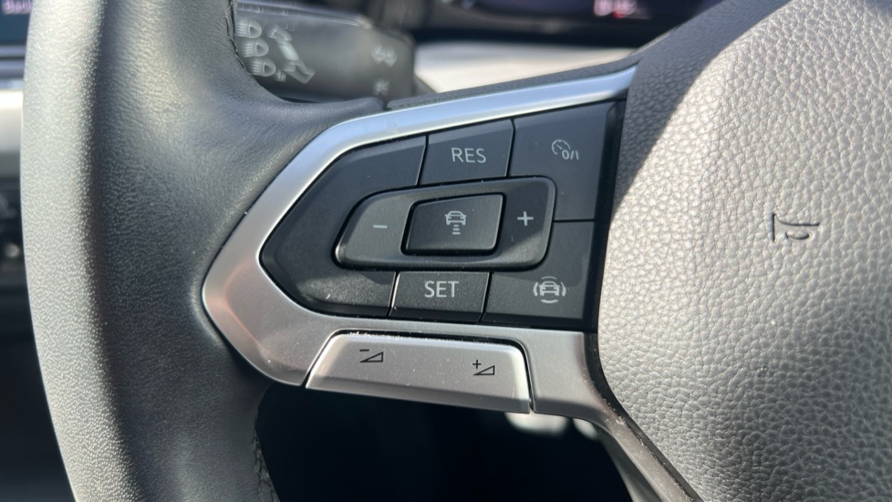 Volkswagen Golf 1.5 TSI Life 5dr Petrol Hatchback - Image 34