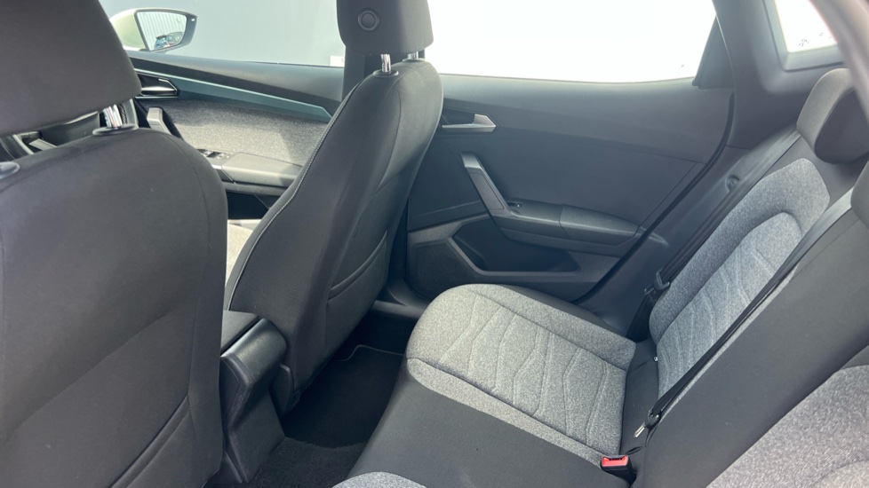 SEAT Arona 1.0 TSI 110 XPERIENCE 5dr Petrol Hatchback - Image 16