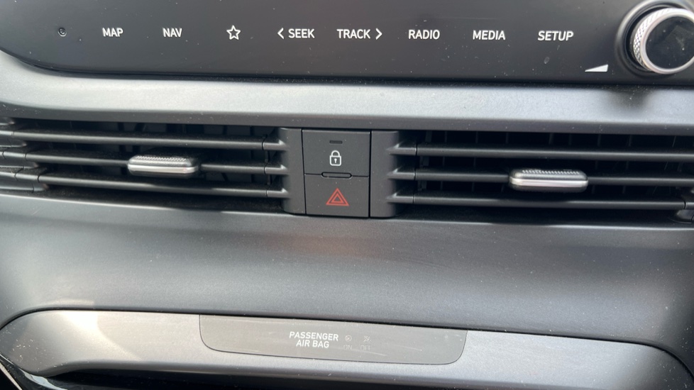 Hyundai BAYON 1.0 TGDi 48V MHEV Ultimate 5dr DCT Petrol Hatchback - Image 26
