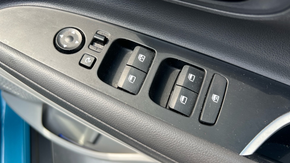 Hyundai BAYON 1.0 TGDi 48V MHEV Ultimate 5dr DCT Petrol Hatchback - Image 38