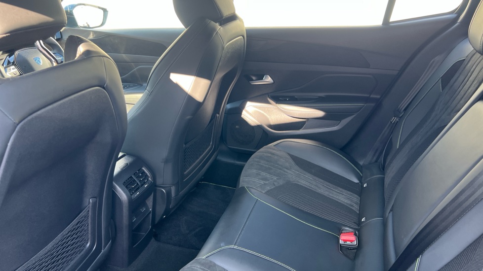 Peugeot 408 1.2 PureTech GT 5dr EAT8 Petrol Hatchback - Image 16