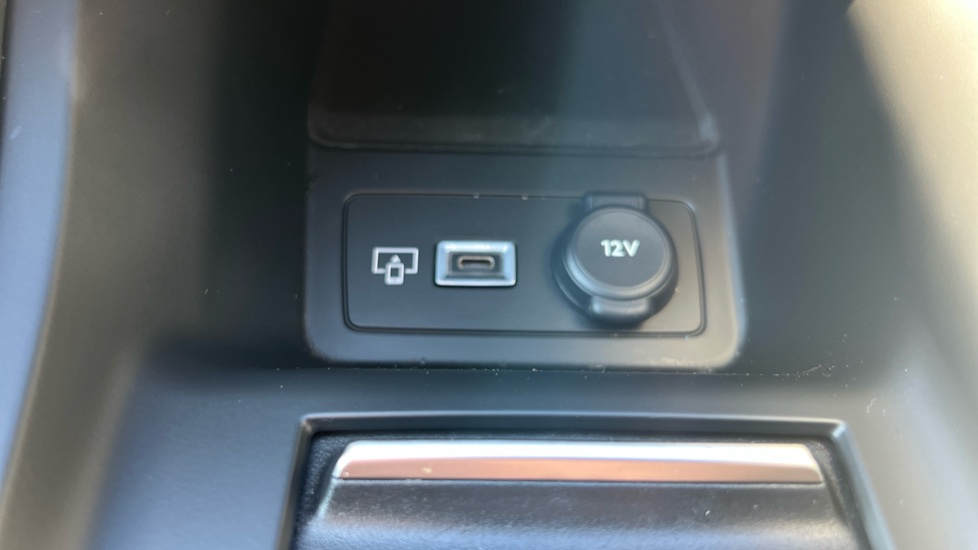 Peugeot 408 1.2 PureTech GT 5dr EAT8 Petrol Hatchback - Image 28