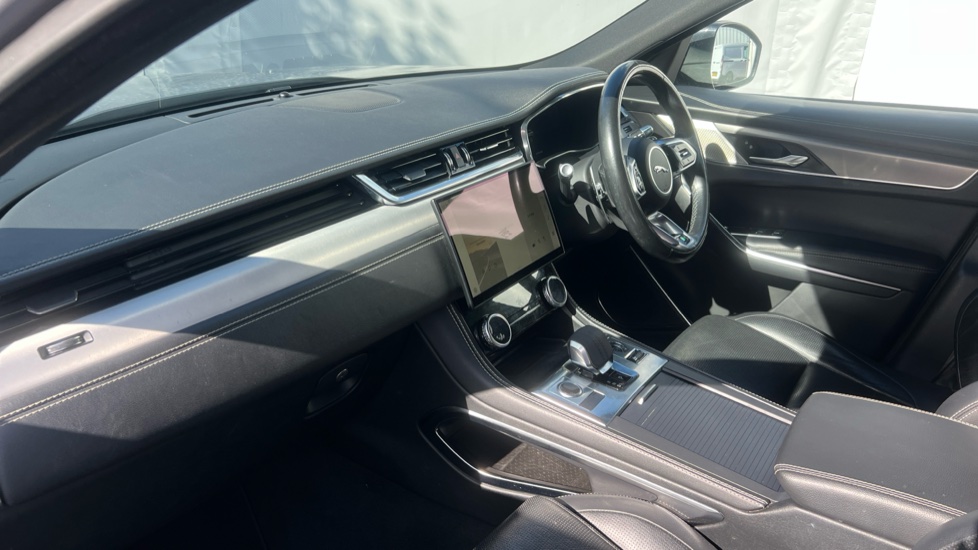 Jaguar F-Pace 2.0 D200 R-Dynamic S 5dr Auto AWD Diesel Estate - Image 9