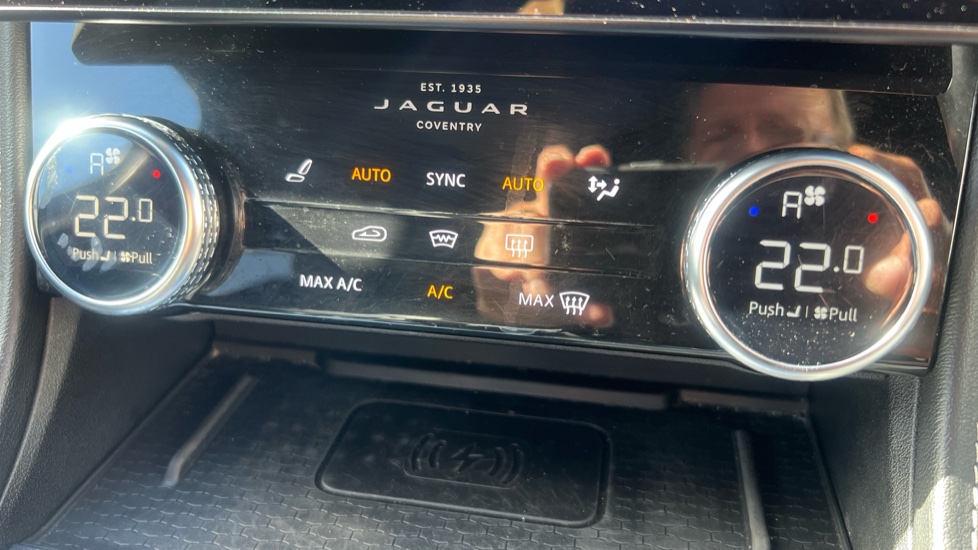 Jaguar F-Pace 2.0 D200 R-Dynamic S 5dr Auto AWD Diesel Estate - Image 28