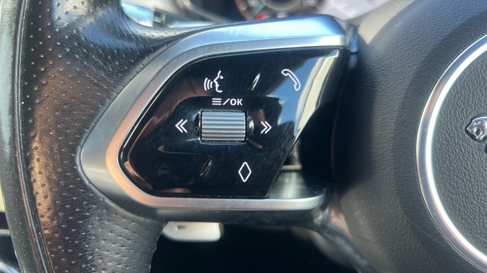 Jaguar F-Pace 2.0 D200 R-Dynamic S 5dr Auto AWD Diesel Estate - Image 34