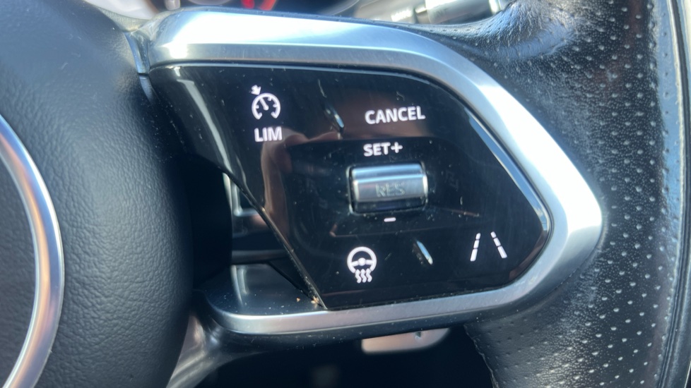 Jaguar F-Pace 2.0 D200 R-Dynamic S 5dr Auto AWD Diesel Estate - Image 35