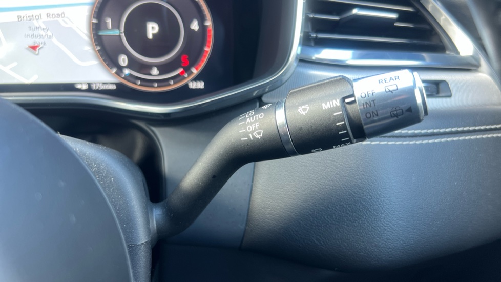 Jaguar F-Pace 2.0 D200 R-Dynamic S 5dr Auto AWD Diesel Estate - Image 37