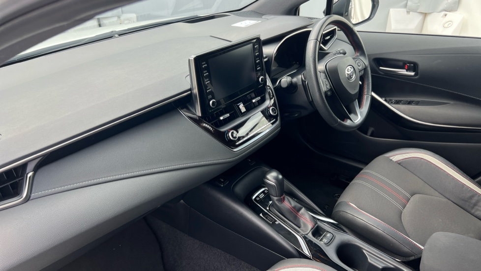 Toyota Corolla 2.0 VVT-i Hybrid GR Sport 5dr CVT Hybrid Hatchback - Image 9