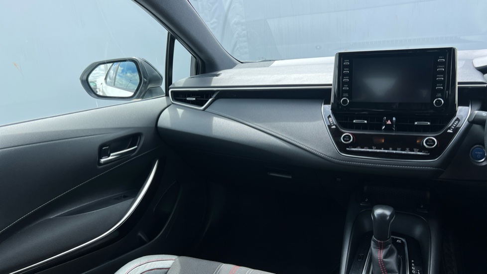 Toyota Corolla 2.0 VVT-i Hybrid GR Sport 5dr CVT Hybrid Hatchback - Image 14