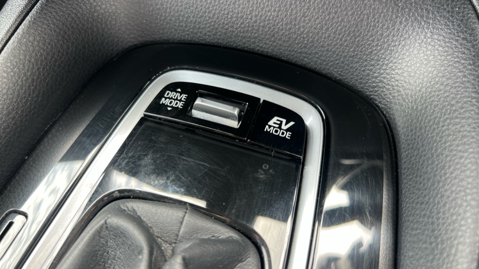 Toyota Corolla 2.0 VVT-i Hybrid GR Sport 5dr CVT Hybrid Hatchback - Image 29