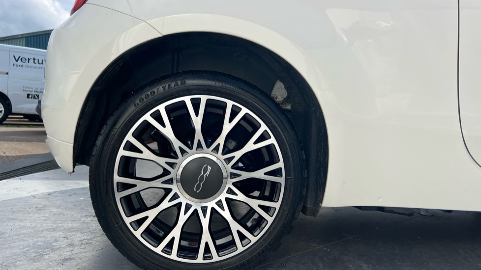 Fiat 500 1.0 Mild Hybrid Top 3dr Petrol Hatchback - Image 7