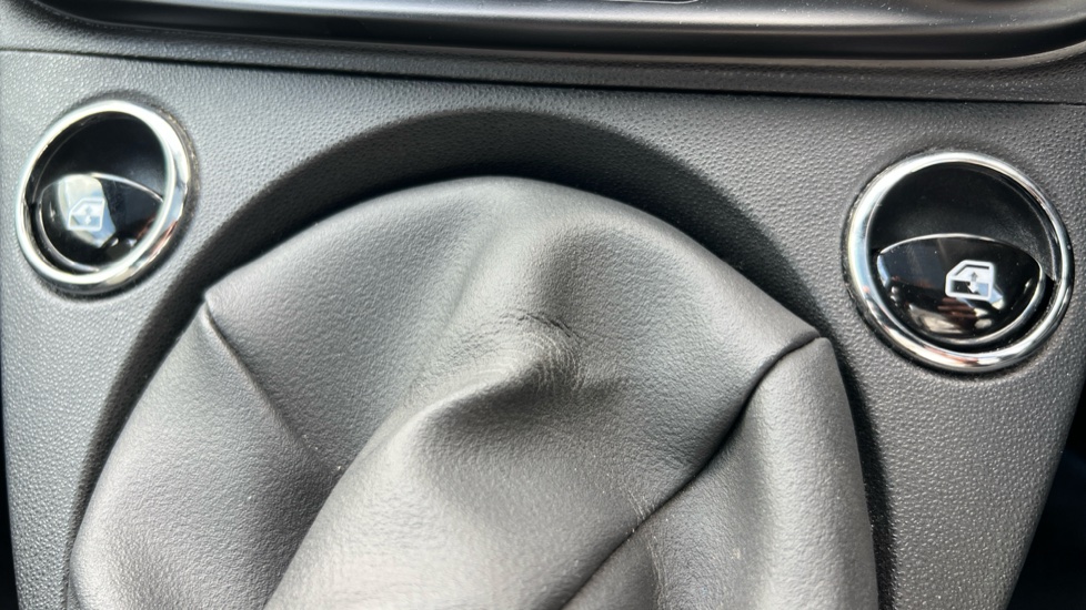 Fiat 500 1.0 Mild Hybrid Top 3dr Petrol Hatchback - Image 26