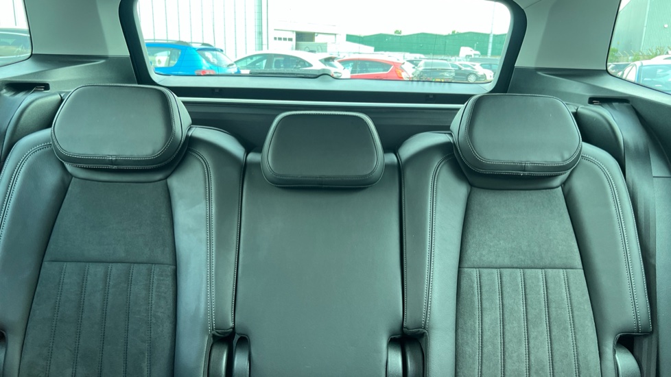 Skoda Karoq 1.5 TSI SE L 5dr DSG Petrol Estate - Image 15