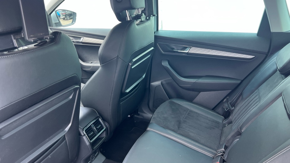 Skoda Karoq 1.5 TSI SE L 5dr DSG Petrol Estate - Image 16