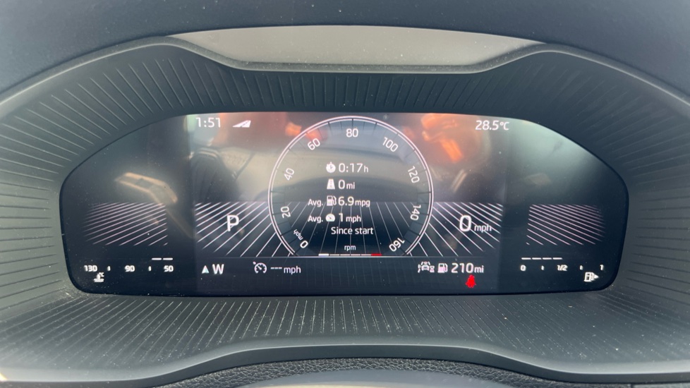 Skoda Karoq 1.5 TSI SE L 5dr DSG Petrol Estate - Image 18