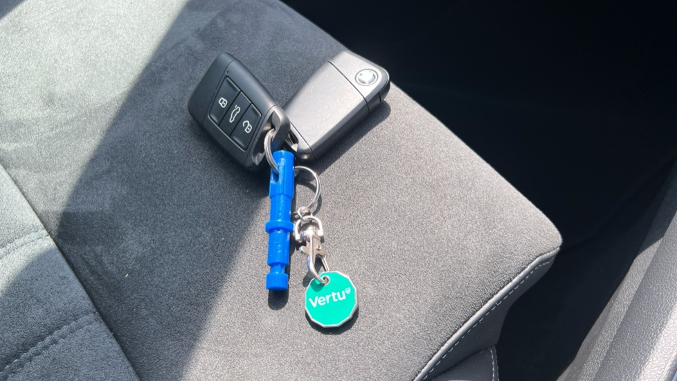 Skoda Karoq 1.5 TSI SE L 5dr DSG Petrol Estate - Image 20