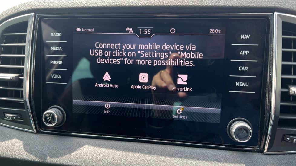 Skoda Karoq 1.5 TSI SE L 5dr DSG Petrol Estate - Image 23